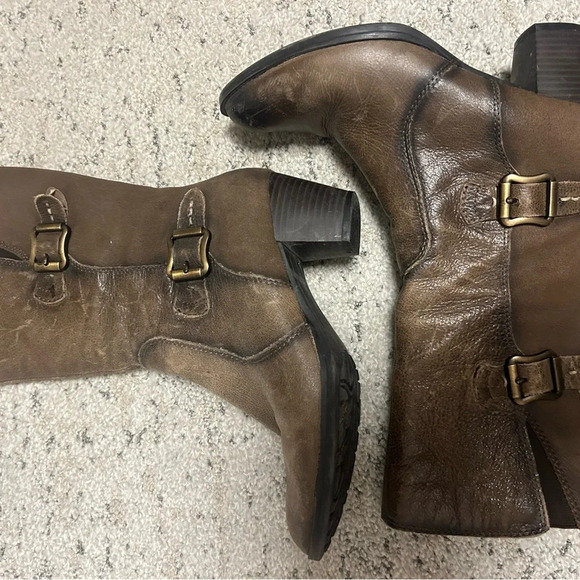 Earth leather calls taupe boots size 8 excellent condition - Picture 2 of 14